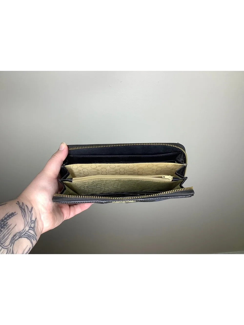 Coach missing zipper